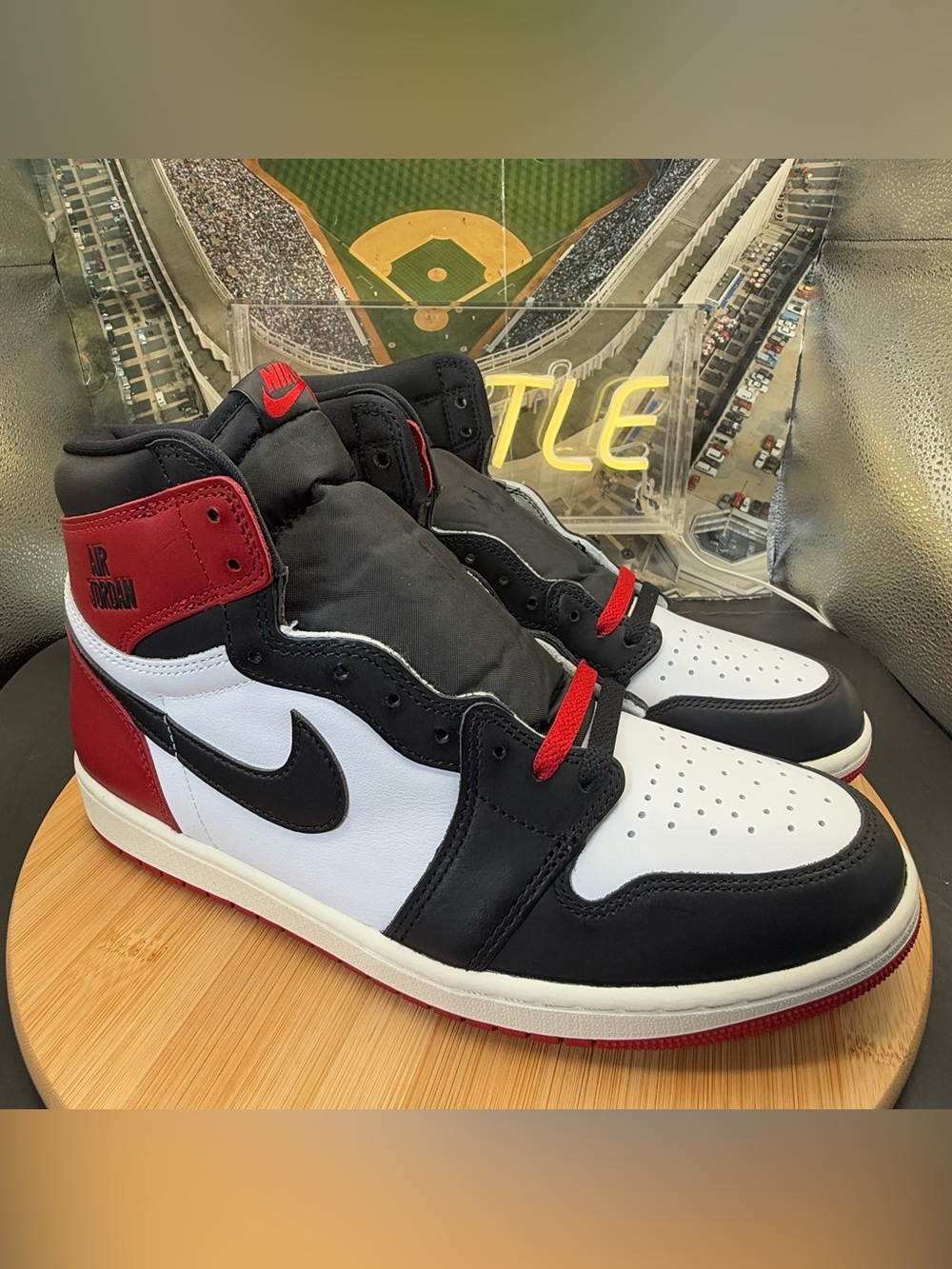 Jordan 1 Retro High OG Black Toe Reimagined Men’s Sz 10.5 BNIB